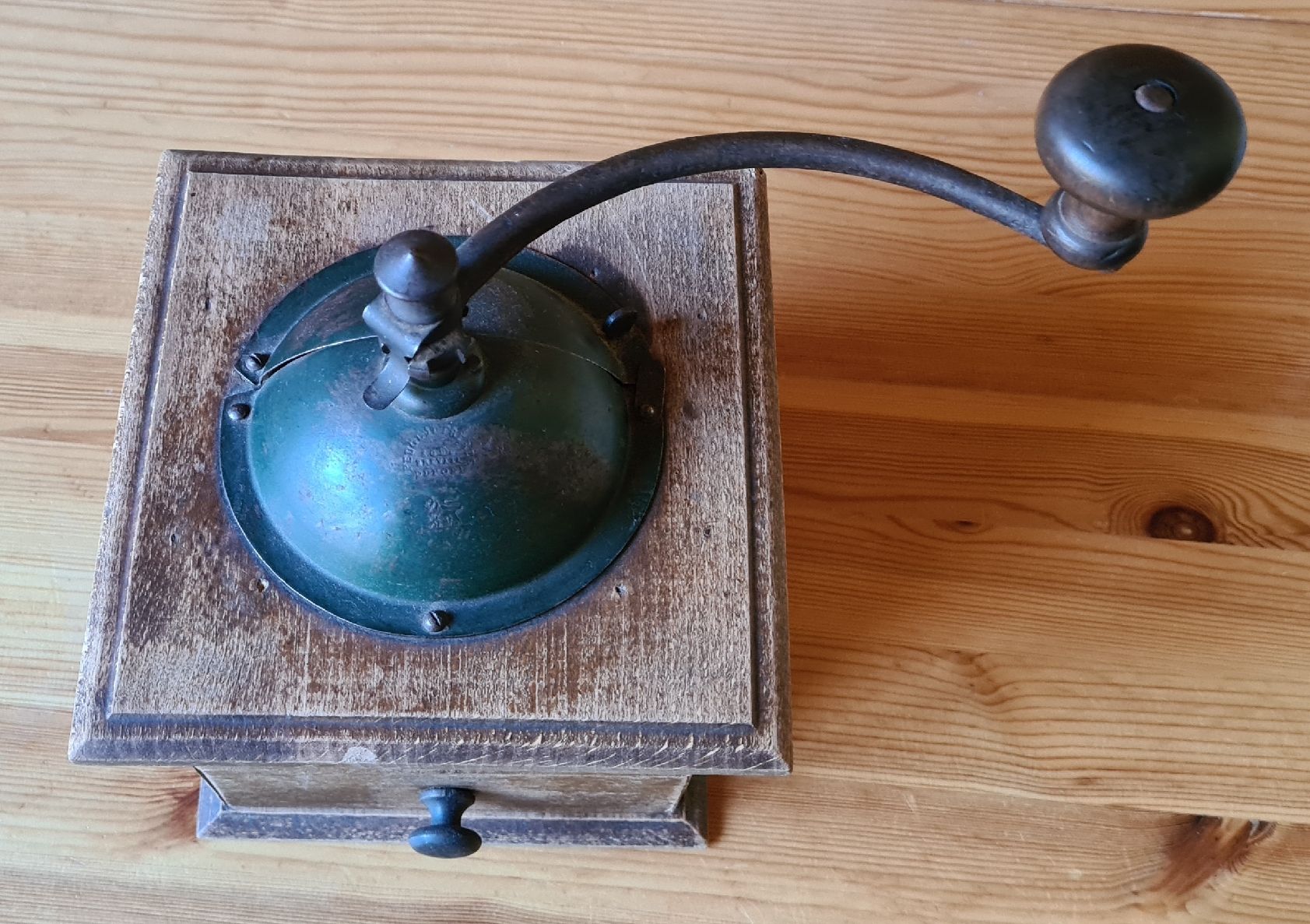 Alle Dekorationen: Antike Kaffeemühle – Gebraucht aus Davos Frauenkirch von Cluetsch 5