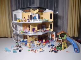 Playmobil Haus - Villa / Zusatzetage / Möbel / Spielplatz