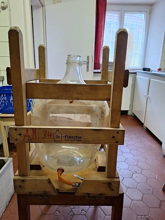 Autres vaisselles & verres: Flaschen – D'occasion à Kaisten par Naef3