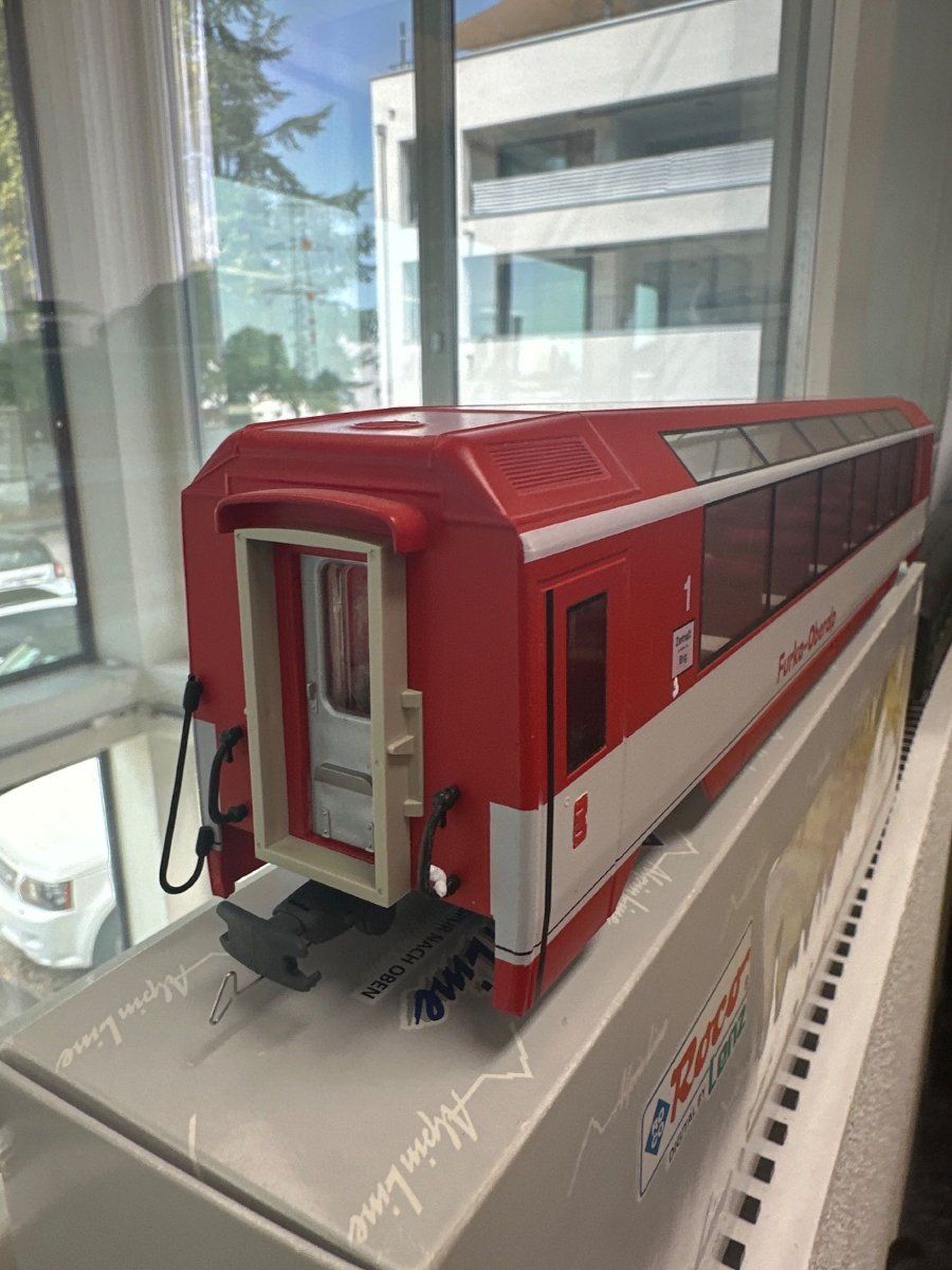 Roco Modellini di ferrovie: Roco Lenz Alpine Line spur Om Panorama- Wagen – Usato da Steinhausen venduto da Murano8 3