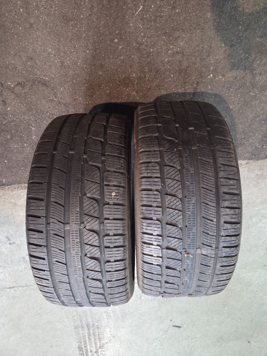 Pneumatici & Ruote complete: 255/ 40 R 18   99V – Usato da Fischbach-Göslikon venduto da Emanuel.Bardhi