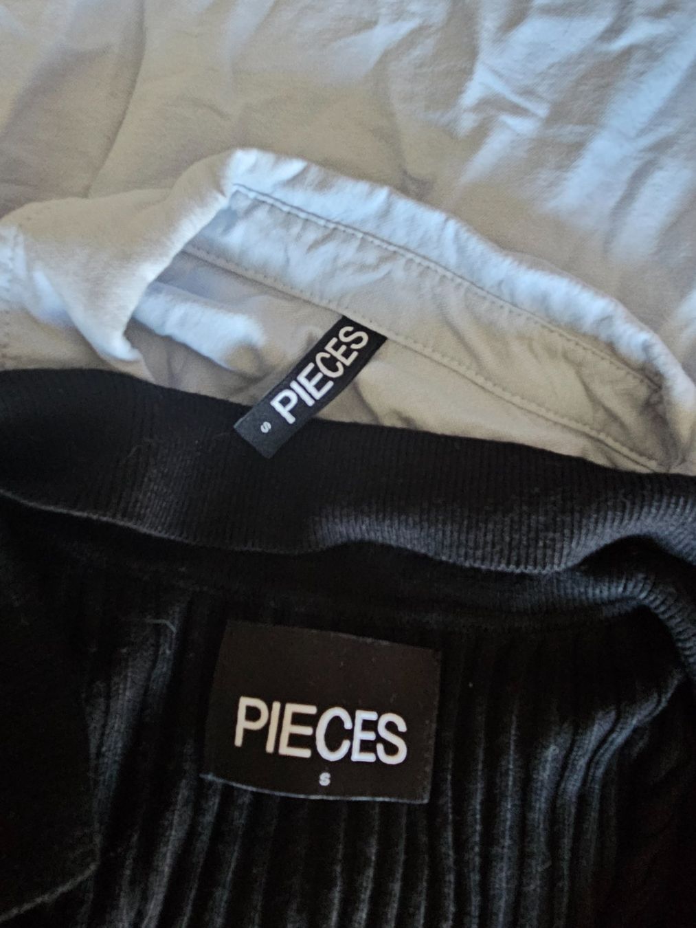 Kleiderpakete: cooles Duo von Pieces Gr. S Bluse und Pullover – Gebraucht aus Füllinsdorf von Sunnebliemli7 5