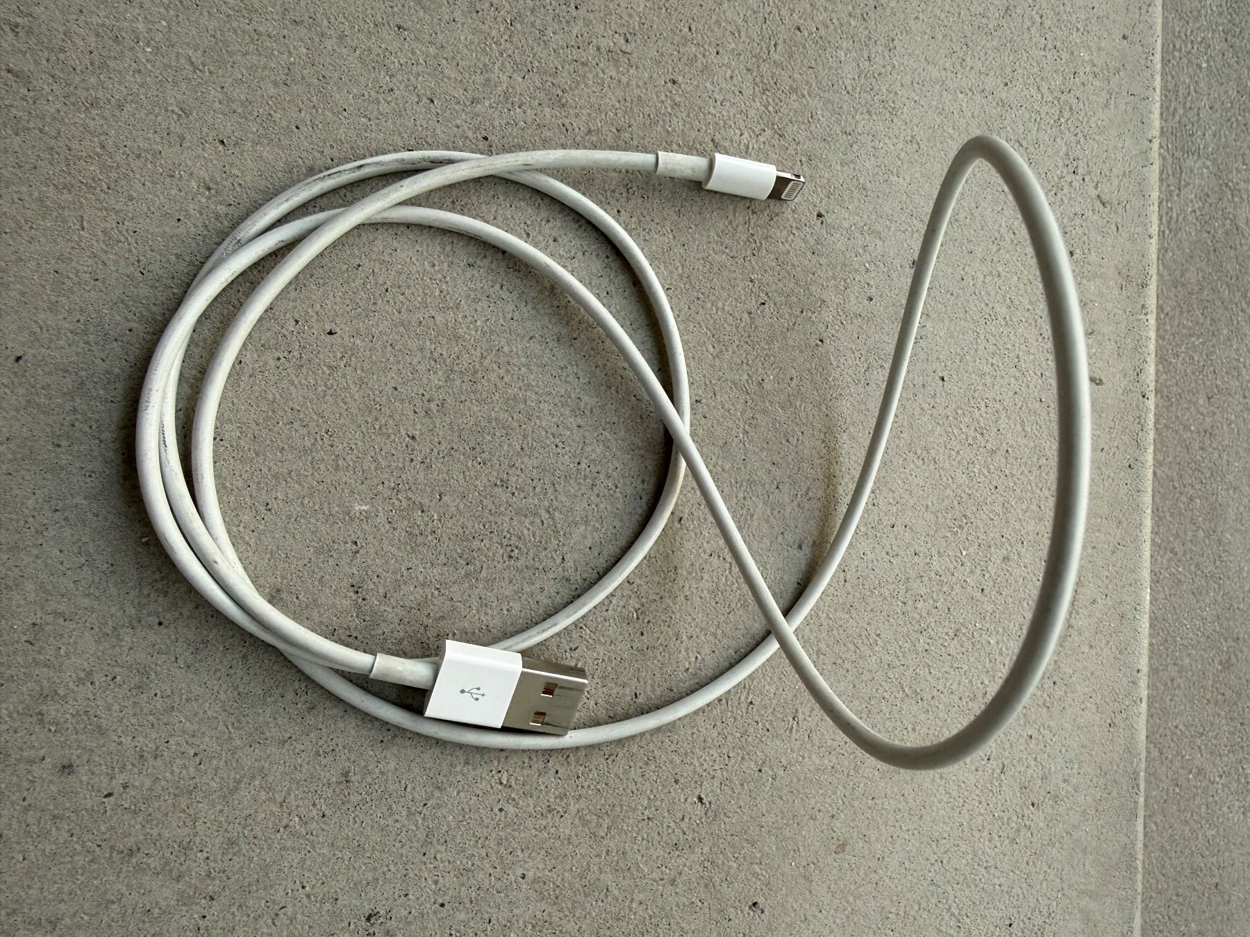 Apple Câbles: Ladekabel Lightning – D'occasion à Winterthur par katalunk