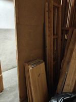 Holzregal ideal für Kellerabteil