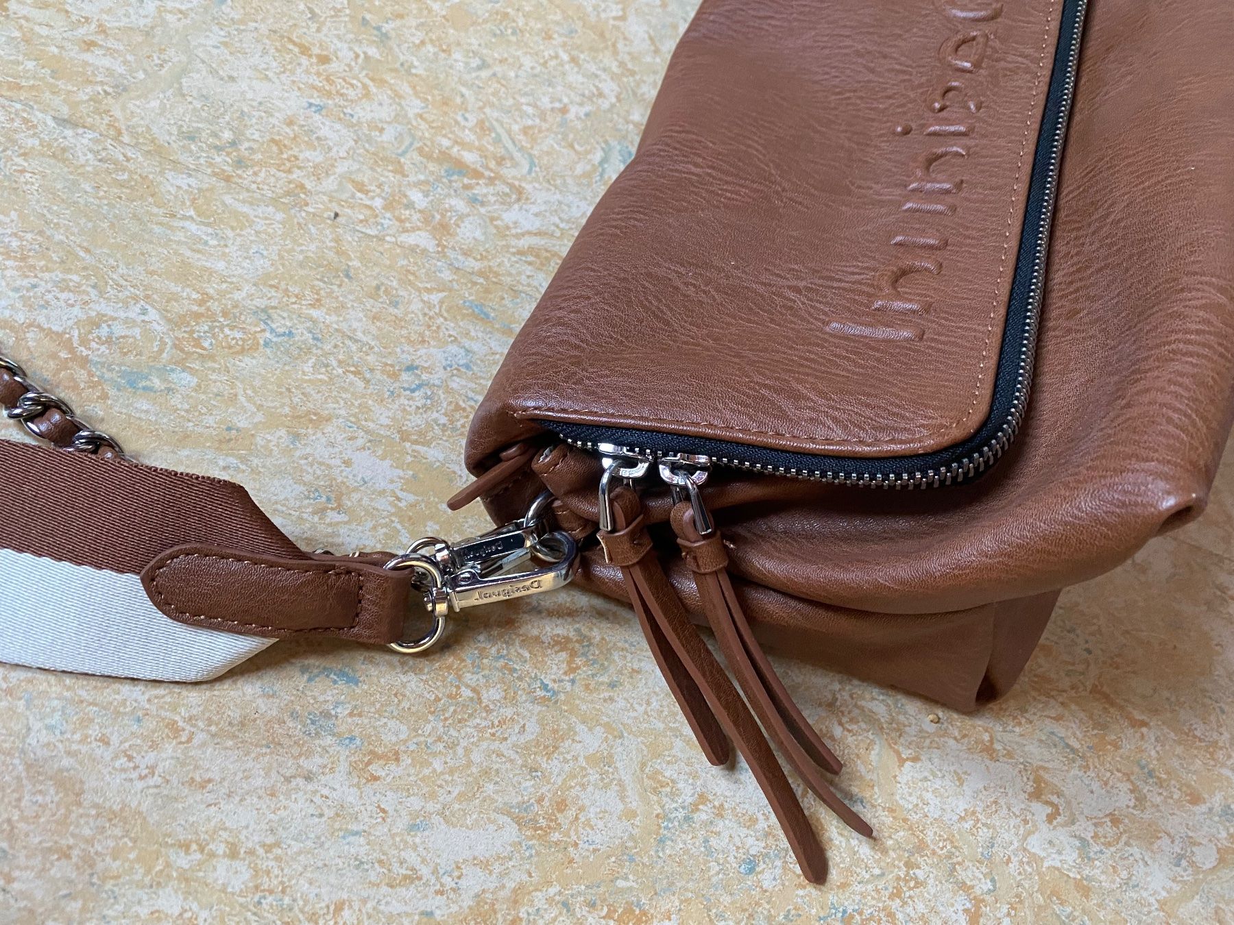 Desigual Sacs femmes: Desigual Handtasche / Borsa – D'occasion à Niederhasli par sonneee24 6