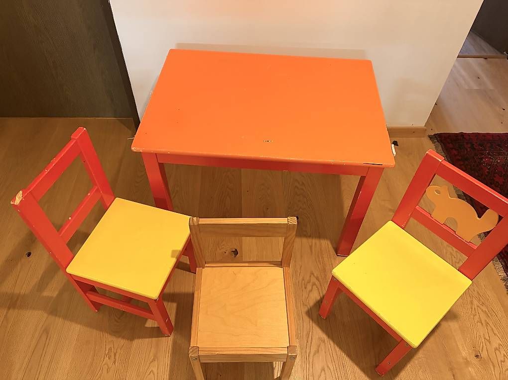 Ikea Set de table et chaises: Kindertisch 77x56 + 3 Stühle – D'occasion à Watt par galeone