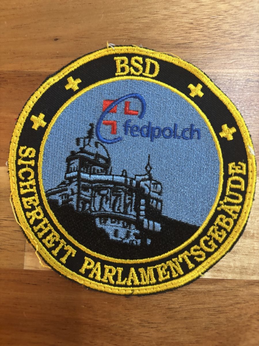 Swiss Plaketten & Abzeichen: Sicherheitsabzeichen / Patch – Sicherheitsdienst Parlamentge – Gebraucht aus Konolfingen von Teamworker