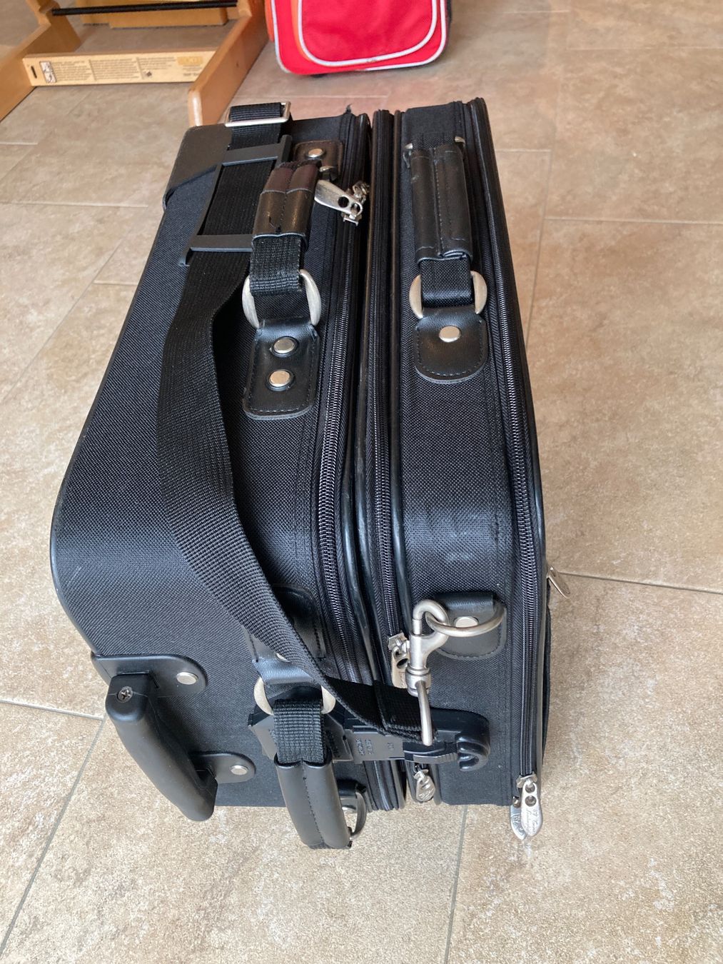 Valigie: Trolley /Koffer plus Laptoptasche, 2 in 1 – Usato da Gelterkinden venduto da froggy80 1