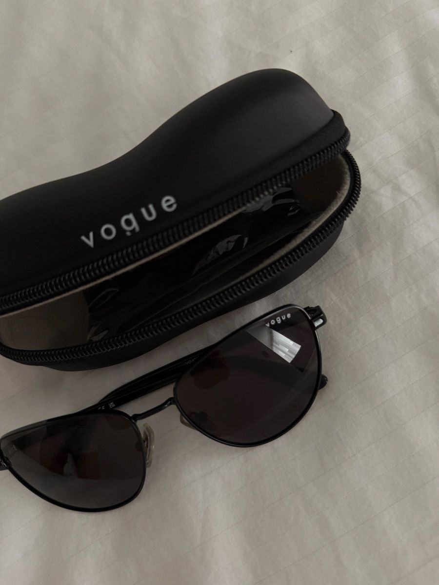 Vogue Brillen & Gläser: Vogue Sunglasses with Case Dark Grey – Neu (gemäss Beschreibung) aus Zürich von bel_qg6g 3