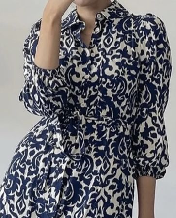 Kleid Zara dunkelblau-weiss gemustert Grösse XS neu