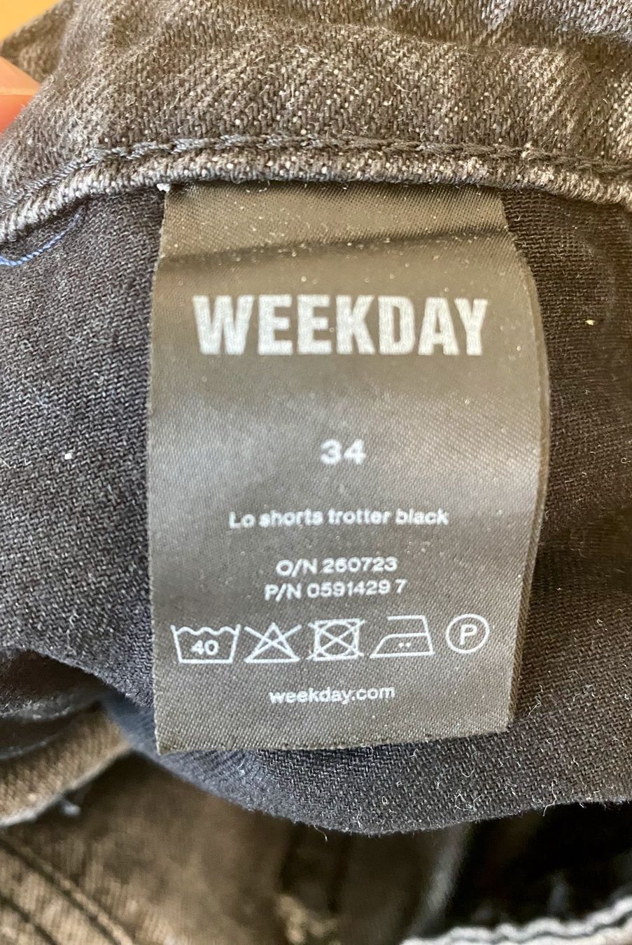 Weekday Pantaloni: Weekday Jeans Shorts – Usato da Bern venduto da eli7 2