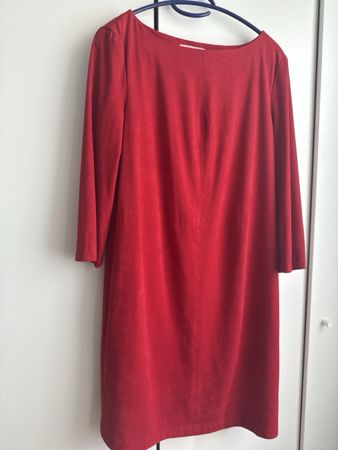 Esprit Kleid in Rot – Elegant & Figurbetont