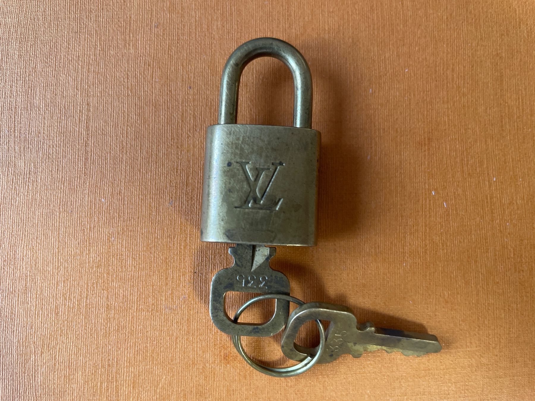 Lucchetti: Louis Vuitton Schloss - Nr. 661 – Usato da Hittnau venduto da LuxAndMore