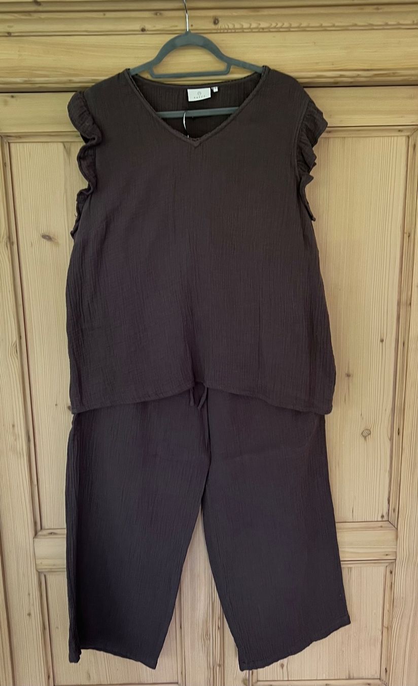Kleiderpakete: Damen 2-teiler Set / Bluse mit Stoffhose – Gebraucht aus Birmensdorf ZH von Zielasco 3