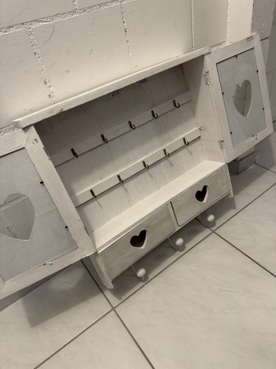 Kommoden: Schmuckkasten Shabby Chic – Neu (gemäss Beschreibung) aus Muhen von lia_8nby 2