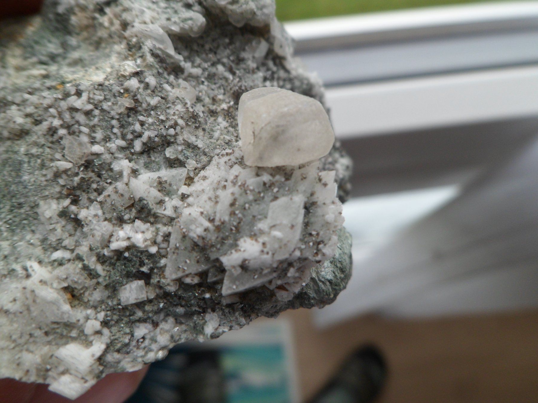 Minerali & Pietre curative: Titanit, Calcit, Adular, Pyrit. Schweiz – Usato da Affoltern am Albis venduto da Fossil60 3