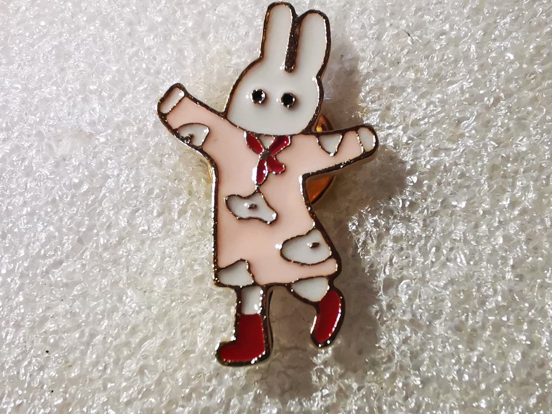 Placchette & Badge: Ansteckpin 29: Hase – Usato da Oppligen venduto da Pin-Fall-Shop