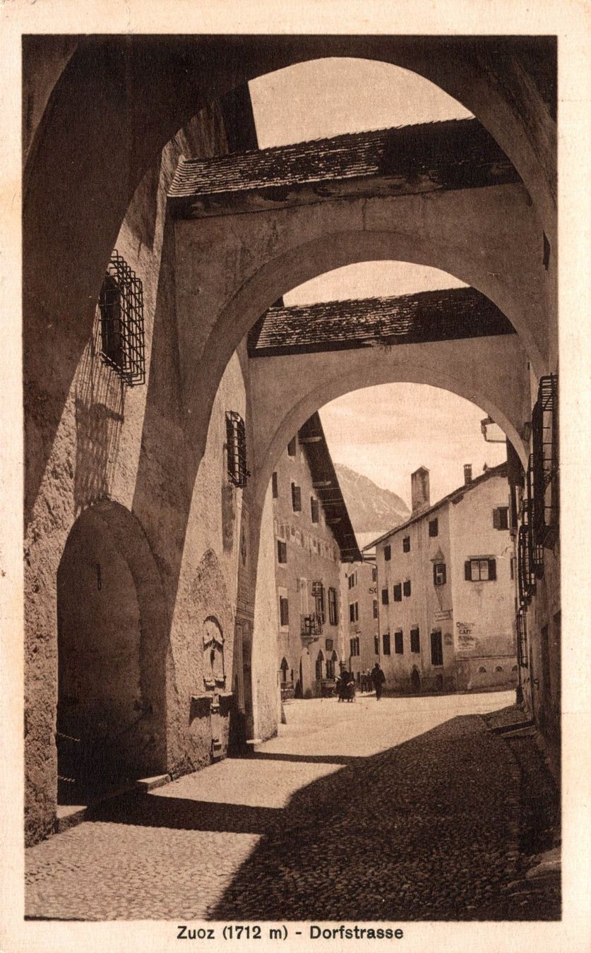 Cartoline postali: Zuoz (1712 m.). Dorstrasse – Usato da Bronschhofen venduto da Astore