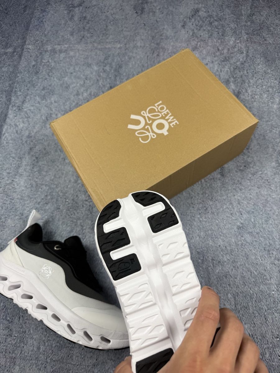 On Scarpe da uomo: LOEWE ON Cloud Sneaker Herren Weiss Schwarz Grösse 43  – Nuovo (secondo la descrizione) da Luzern venduto da kim221080 3
