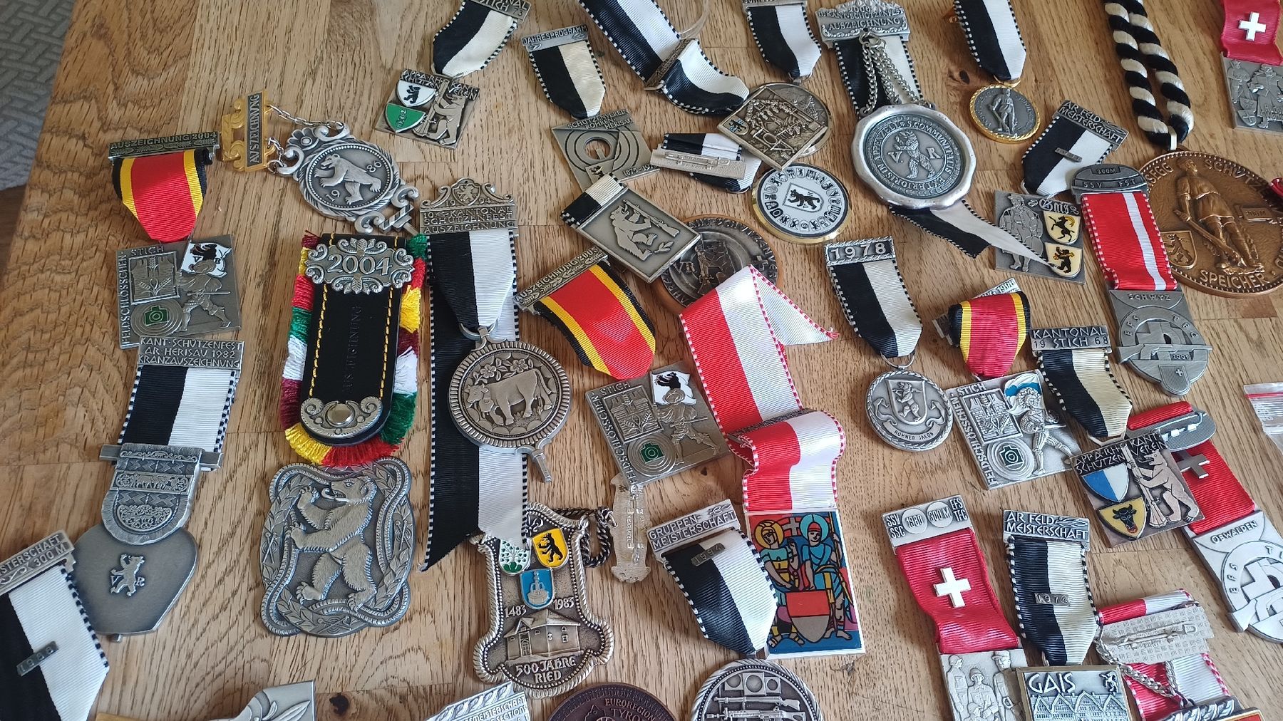 Medaillen: Grosser Posten Medallien – Gebraucht aus Flawil von Pinkmalibu 3