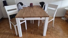 Esstisch (massiv, Eiche) inkl 4 Stühle
