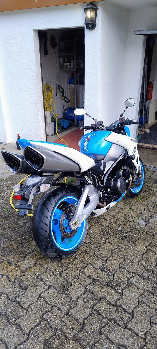 Suzuki Strada: SUZUKI B-King 1340 – Usato da Safenwil venduto da ppetrov 9