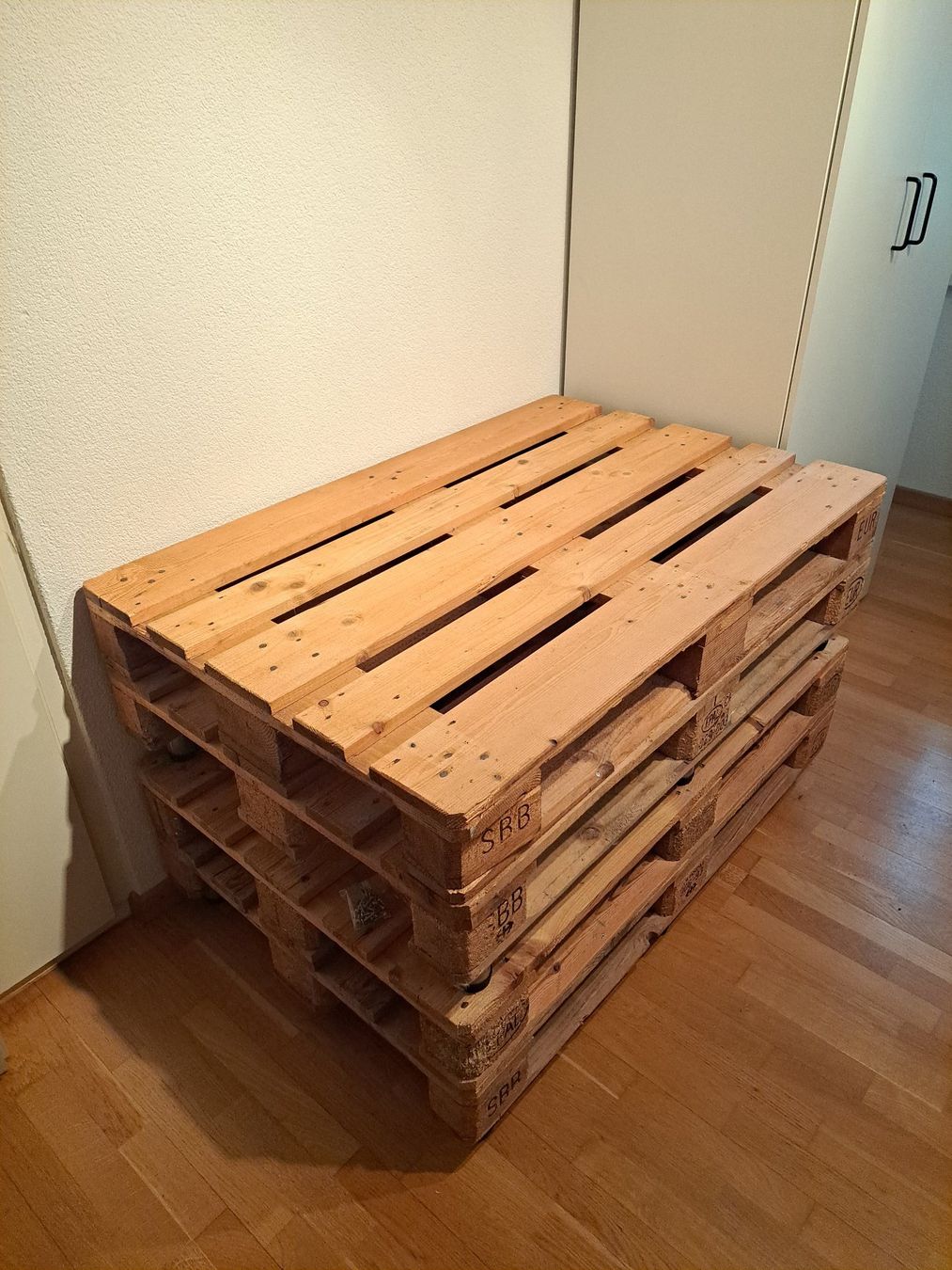 Pallets: Paletten für Do-It-Yourself Projekt – Usato da Gümmenen venduto da S.Jaberg 1