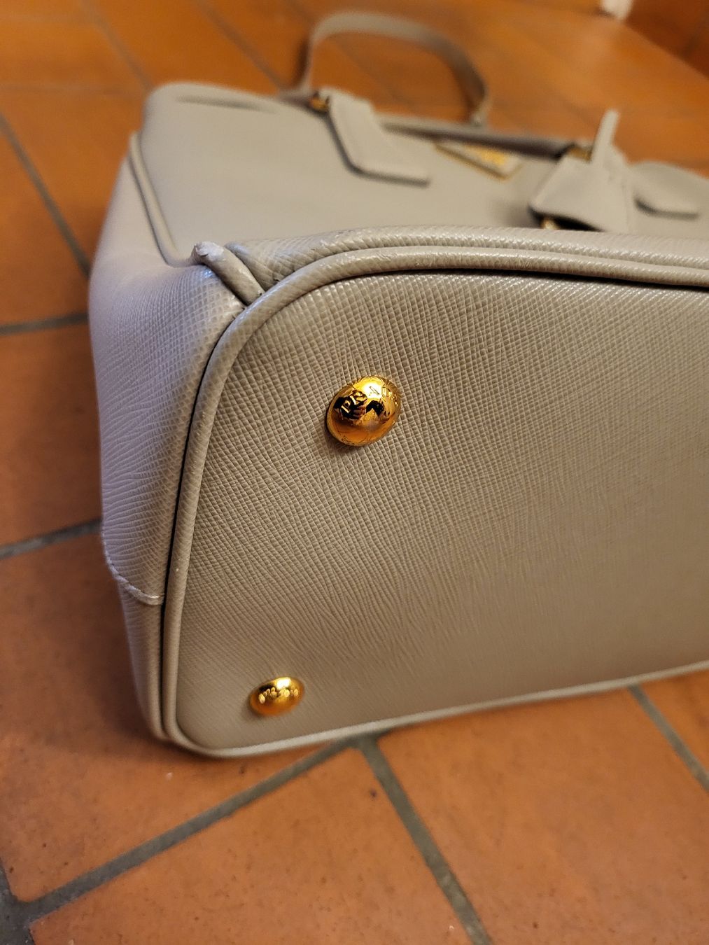 Prada Borse da donna: Prada Handtasche, Saffiano Lux, hellbeige – Nuovo e nell'imballaggio originale da Binningen venduto da Hofka64 3