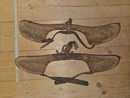Antike Hornführer / Hornjoch aus Holz