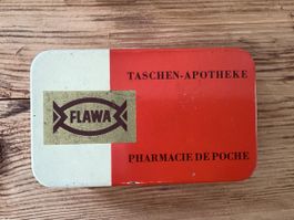 Taschen-Apotheke von Flawa antik, mit original Produkten