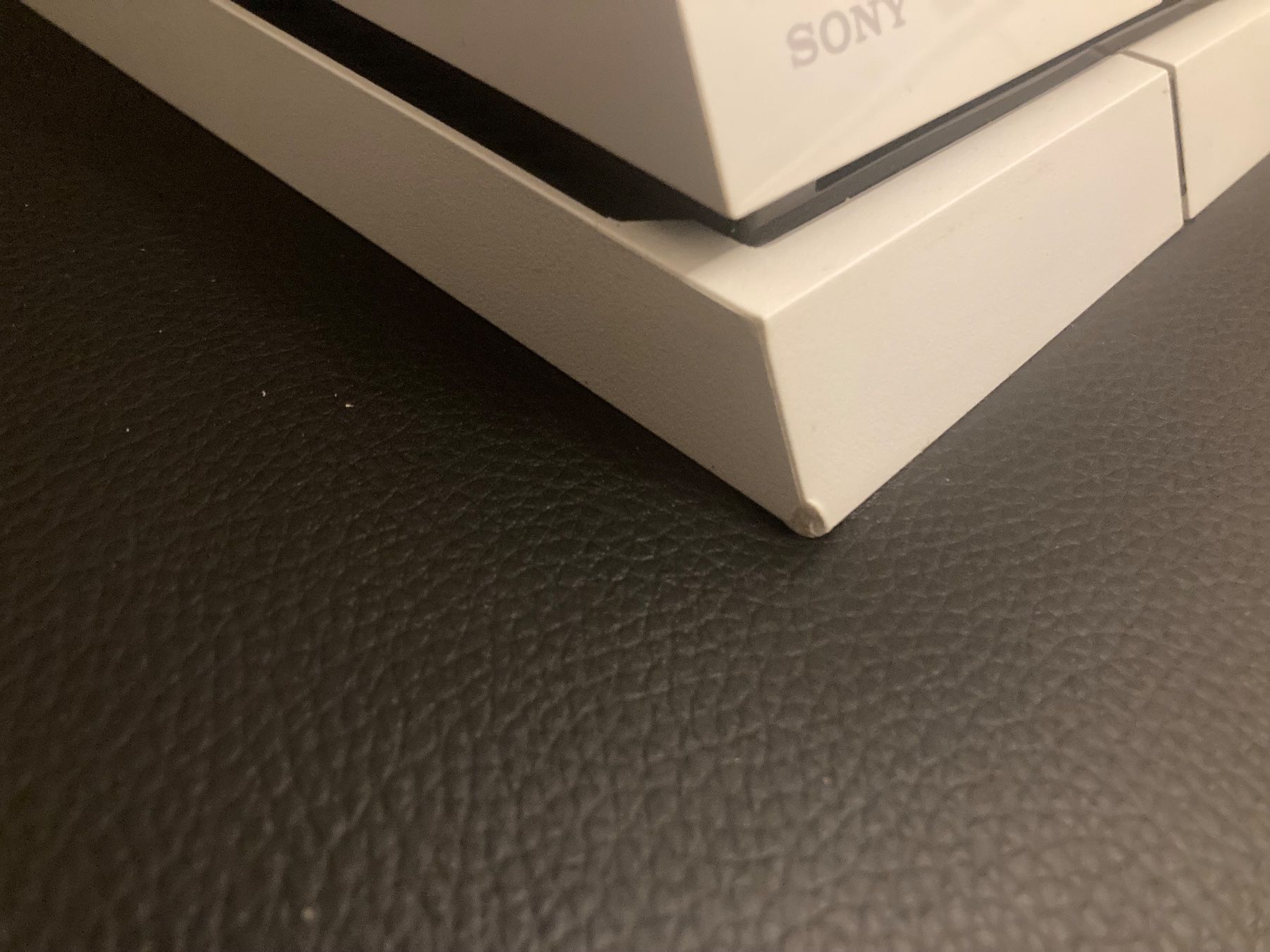 Sony Consoles: Sony PlayStation 4 FIFA 20 Bundle Weiss – D'occasion à Bern par TotheMoonnn 1