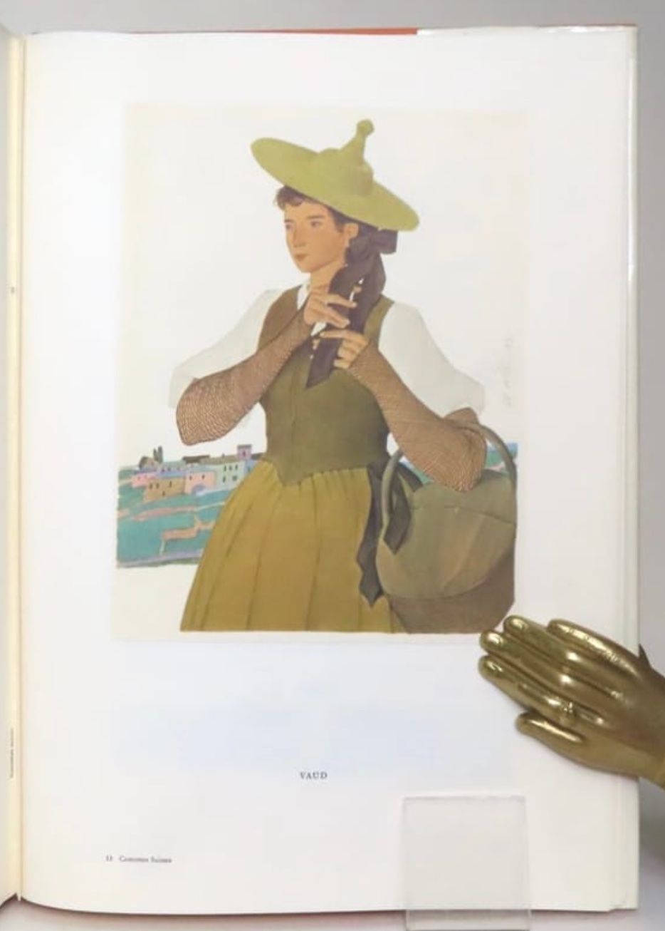 Libri: Costumes suisses. – Usato da Le Locle venduto da LibrairieLaBergerie 2