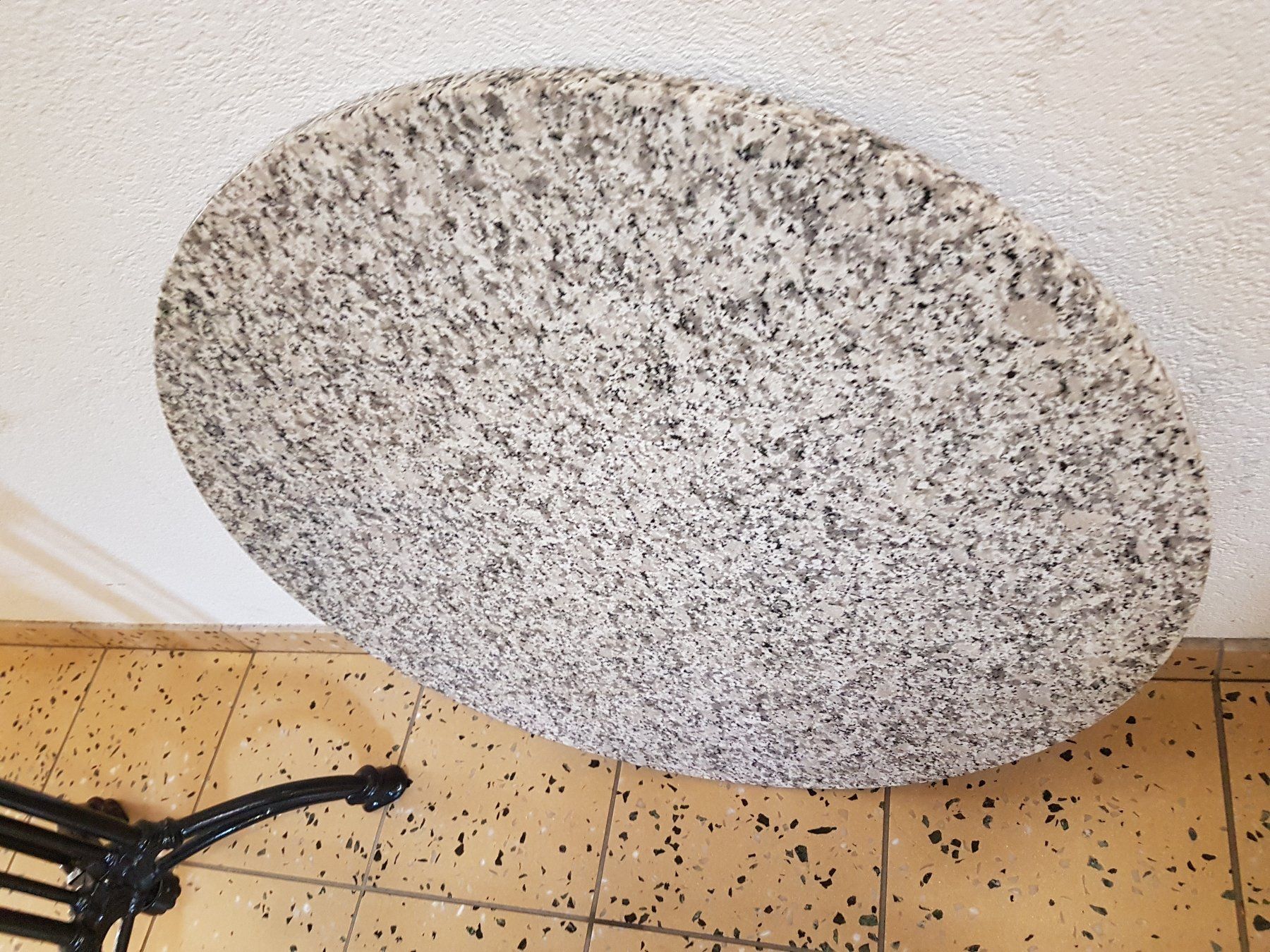 Tische: Granittisch 76x80cm Eisenguss Fuss – Gebraucht aus Wallisellen von Swissline11 3