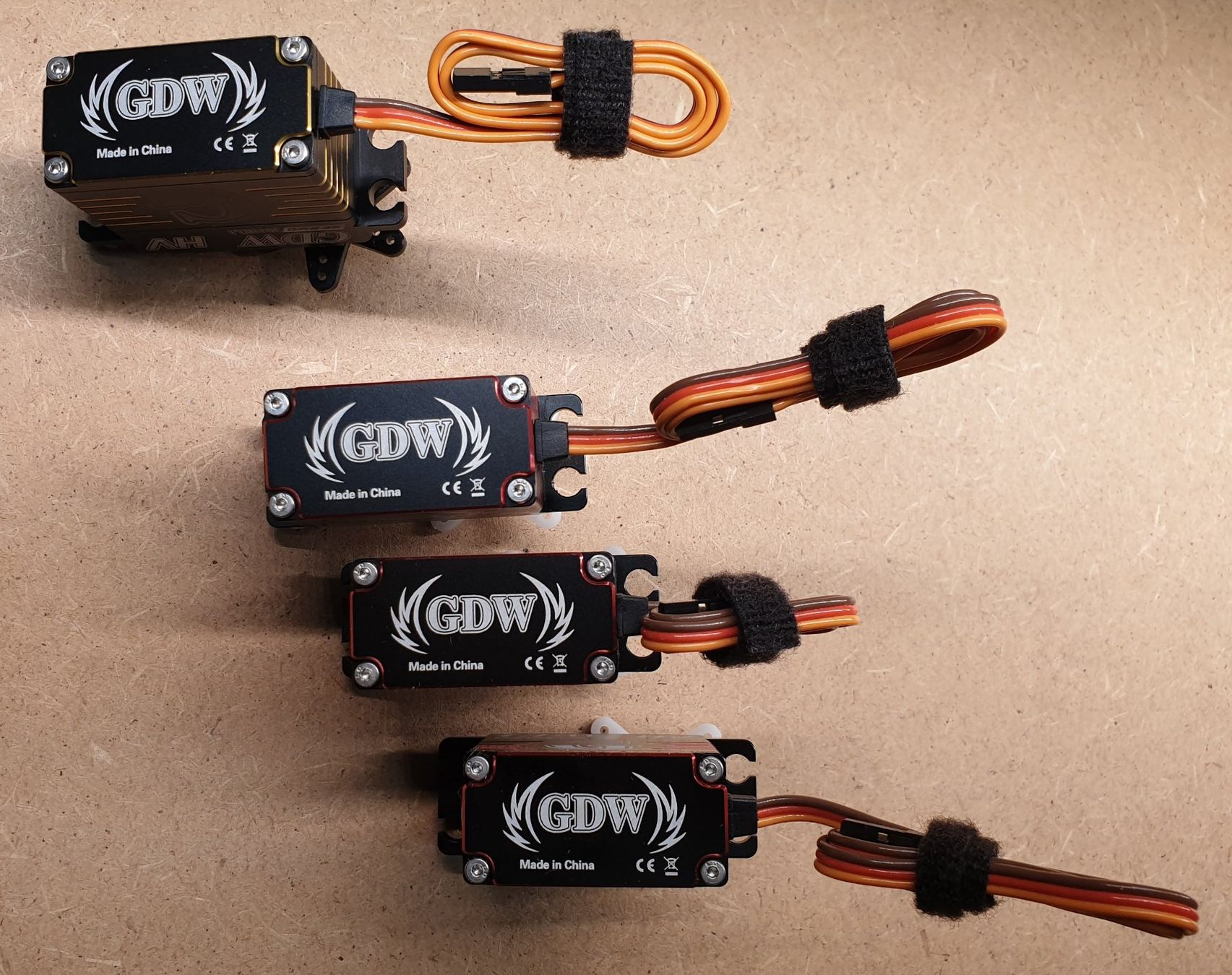 RC Kits de montage: GDW Heli Servos Set – Neuf (Voir description) à Ohmstal par p-51d 3