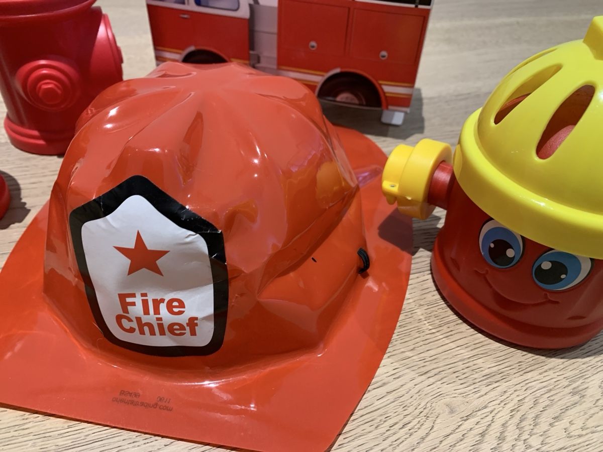 Tutte le decorazioni: Firefighter Set Toy or Birthday Decoration – Usato da Immensee venduto da Gitter 6