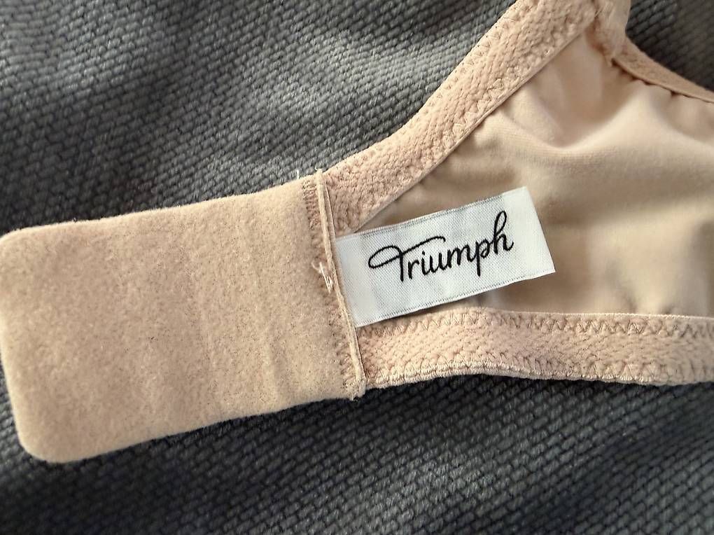 Triumph Altra biancheria intima: Soutien-gorge Triumph 80 C – Nuovo (secondo la descrizione) da Colombier NE venduto da Nikkon 1