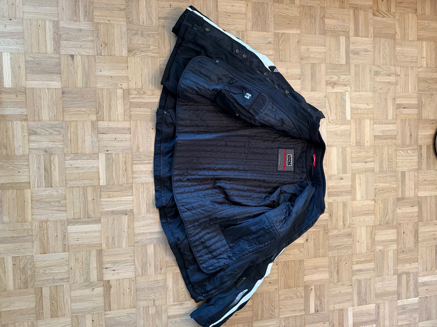 IXS Giacche: Damen Motorradjacke – Usato da Neuendorf venduto da Chlaemmerli 2