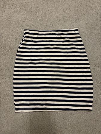 Damen Rock gestreift weiss schwarz elastischer Bund kurz