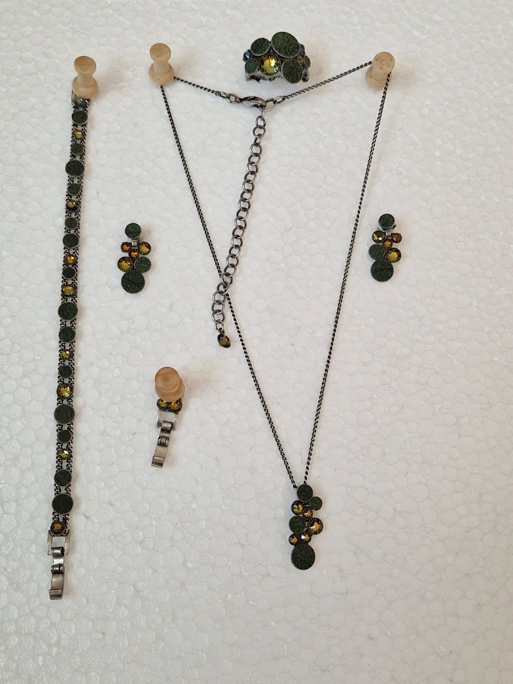 Altri gioielli: KONPLOTT Designer Schmuckset komplett – Usato da Luzern venduto da SosoNana
