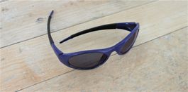 sportliche Sonnenbrille in blau