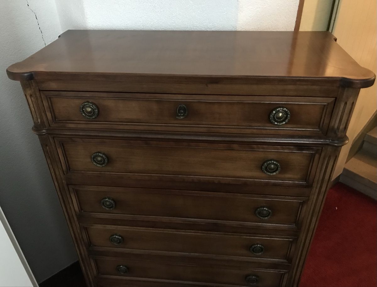 Kommoden: Magnifique semainier Louis XVI – Gebraucht aus Villeneuve VD von sim_q5hp 2