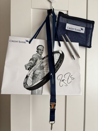 Roger Federer Tragtasche und Credit Suisse extras