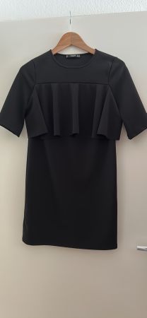 Das perfekte schwarze Kleid