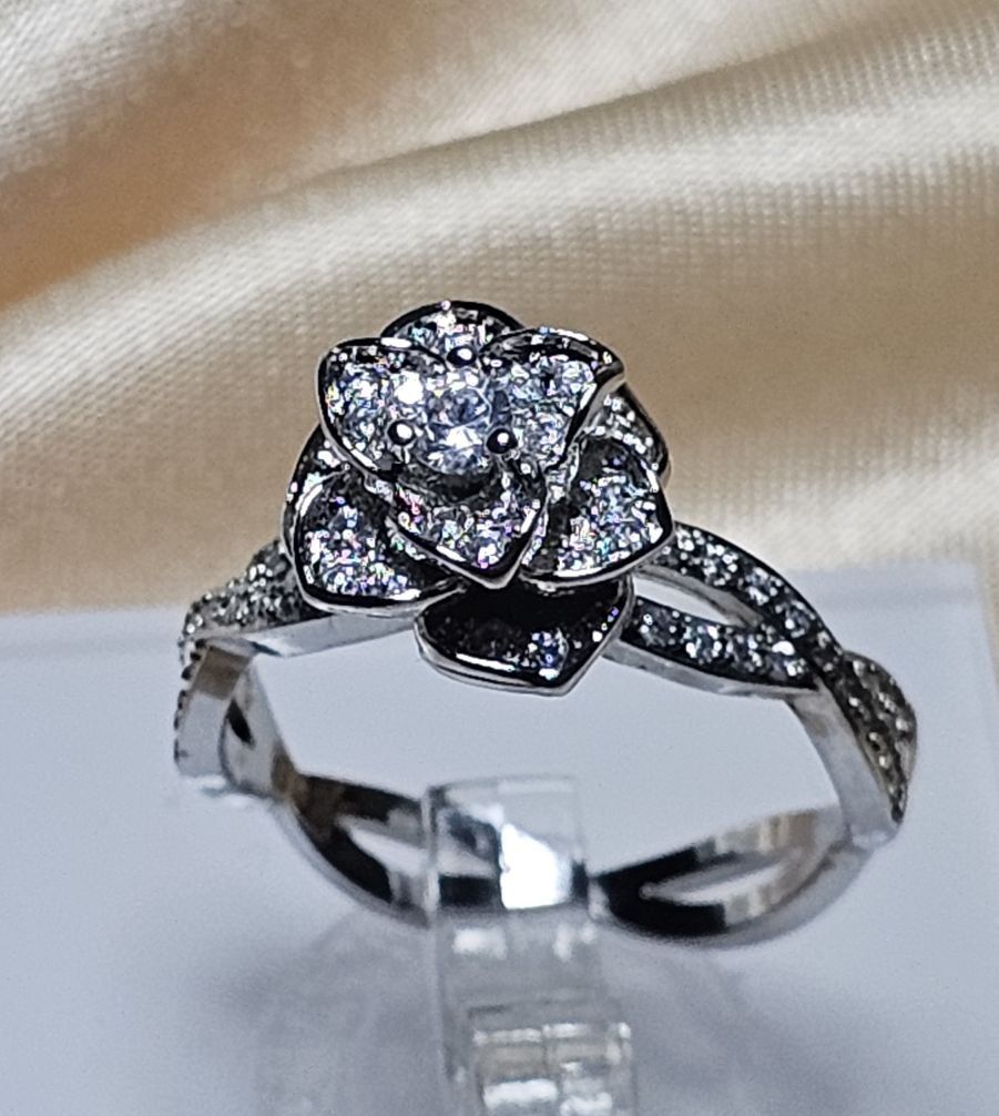 Anelli: Stilvoller Ring Blume, 925 versilbert, Gr. 8 – Nuovo (secondo la descrizione) da Grenchen venduto da maretop