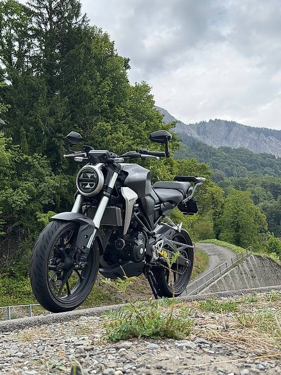 Honda Strada: Honda CB300R Schwarz – Usato da Root venduto da Shadow86 2