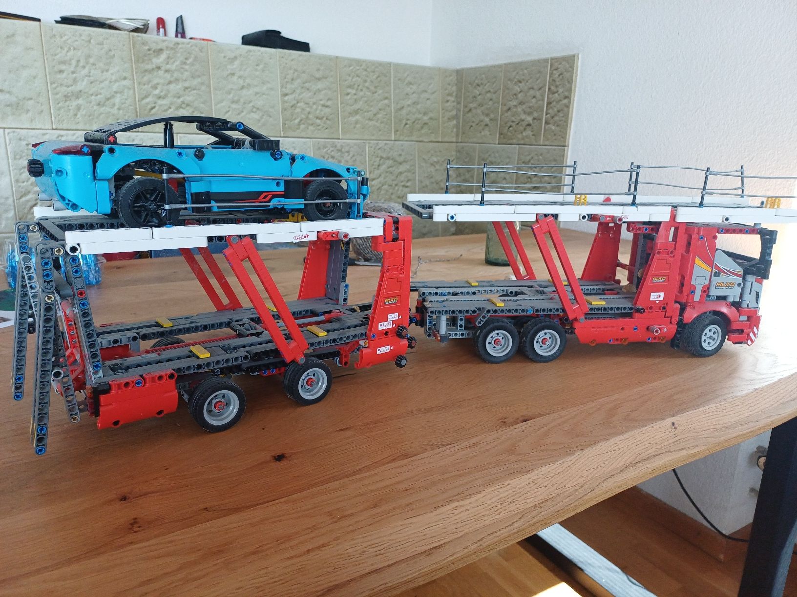 Lego Spielzeuge: LEGO Technic Auto-Transporter mit Sportwagen. – Gebraucht aus Erlinsbach von Atlas1975 1