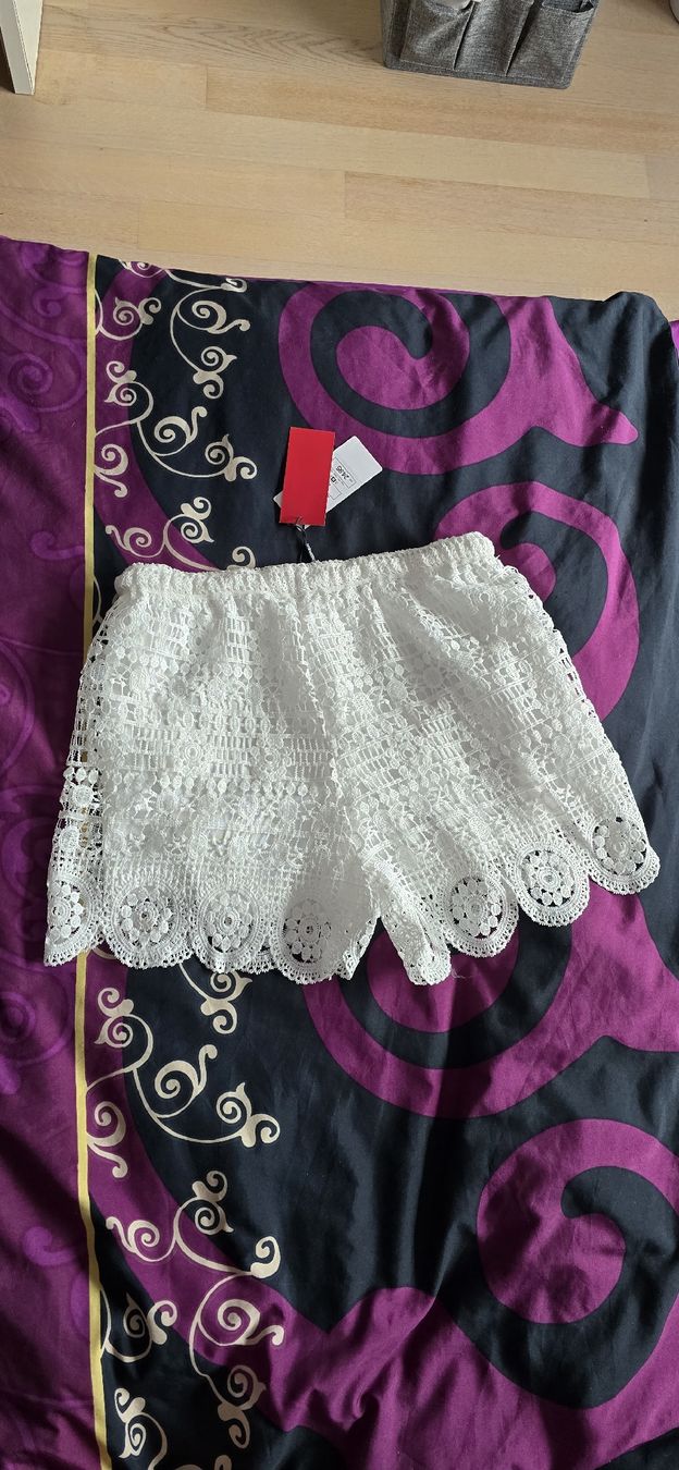 Pantaloni: Crochet Shorts Damen Gr.M Weiss – Nuovo e nell'imballaggio originale da Baden venduto da slaesh