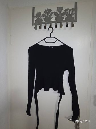 Langarmshirt mit Rückenausschnitt