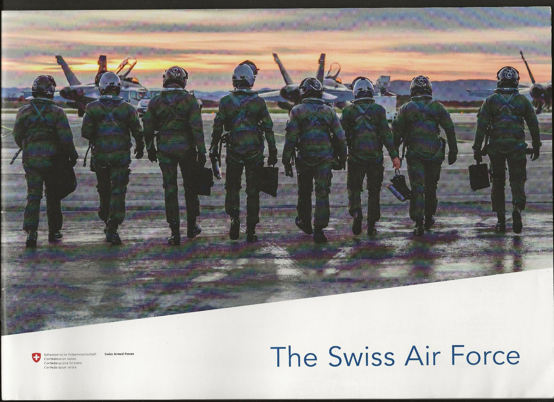 Schweizer Armee Documenti: Schweizer Luftwaffe Swiss Air Force Heft 32 Seiten 2021 – Usato da Müswangen venduto da buyin