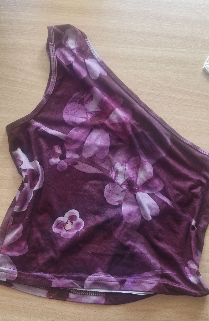 Top: Damen Oberteil ein Schulter Blumenmuster Grösse S – Nuovo (secondo la descrizione) da Wohlen b. Bern venduto da lau_7vcp 1